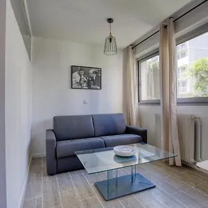 Charming In The Heart Of The 19th Parigi
